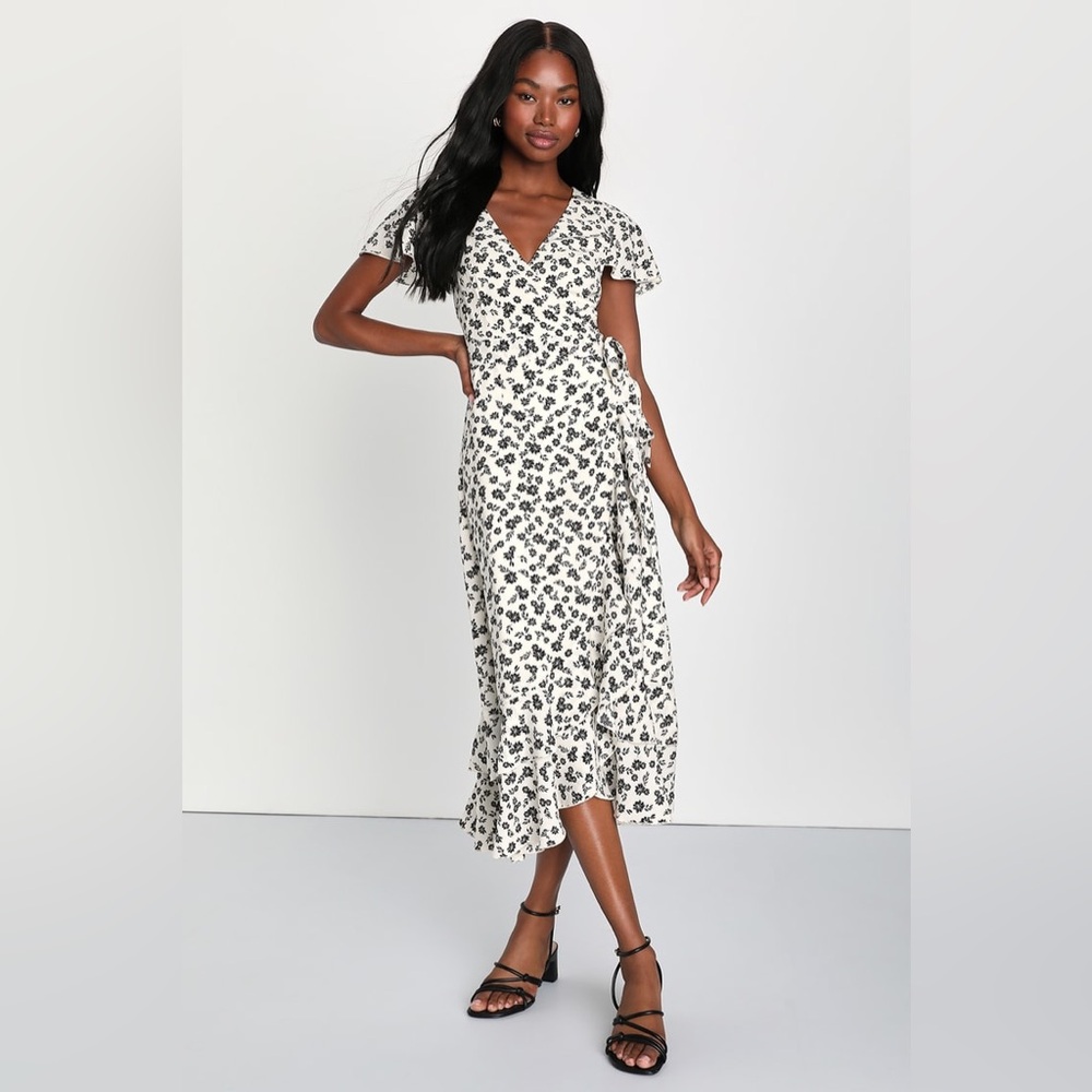 Lulu’s Wrap Dress - black and white floral.